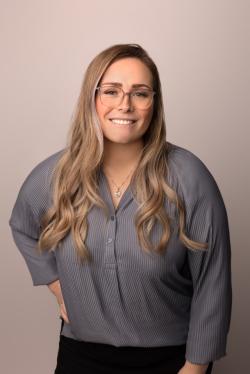 Courtney  Schmitz  