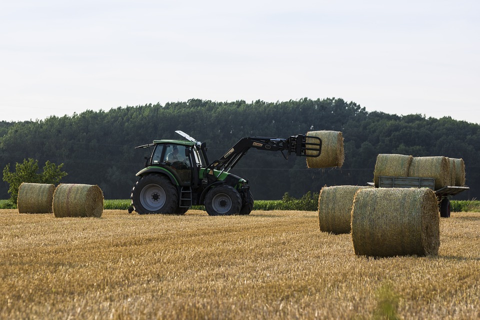farm noises Tractors are farm noises that can cause hearing damage