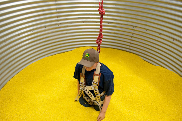 7 grain bin safety measures for teenage farm workers