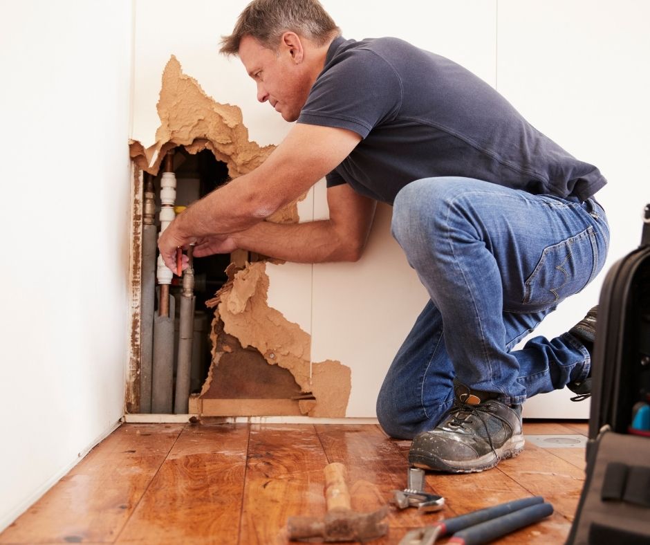 What to do When a Pipe Bursts in Your Home